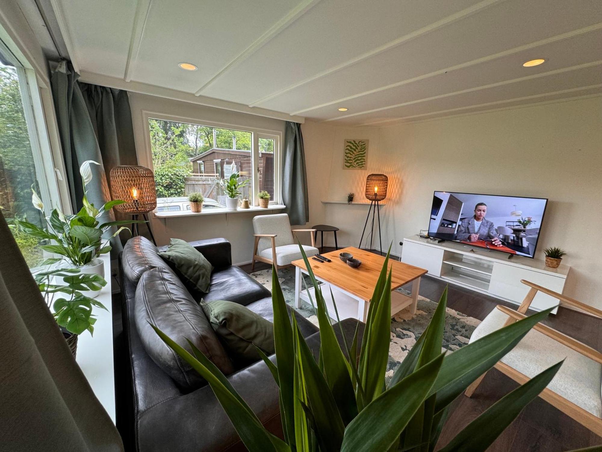 Apartmán Ruim En Luxe Chalet Privetuin - Park 'De Ijsvogel' Voorthuizen Exteriér fotografie